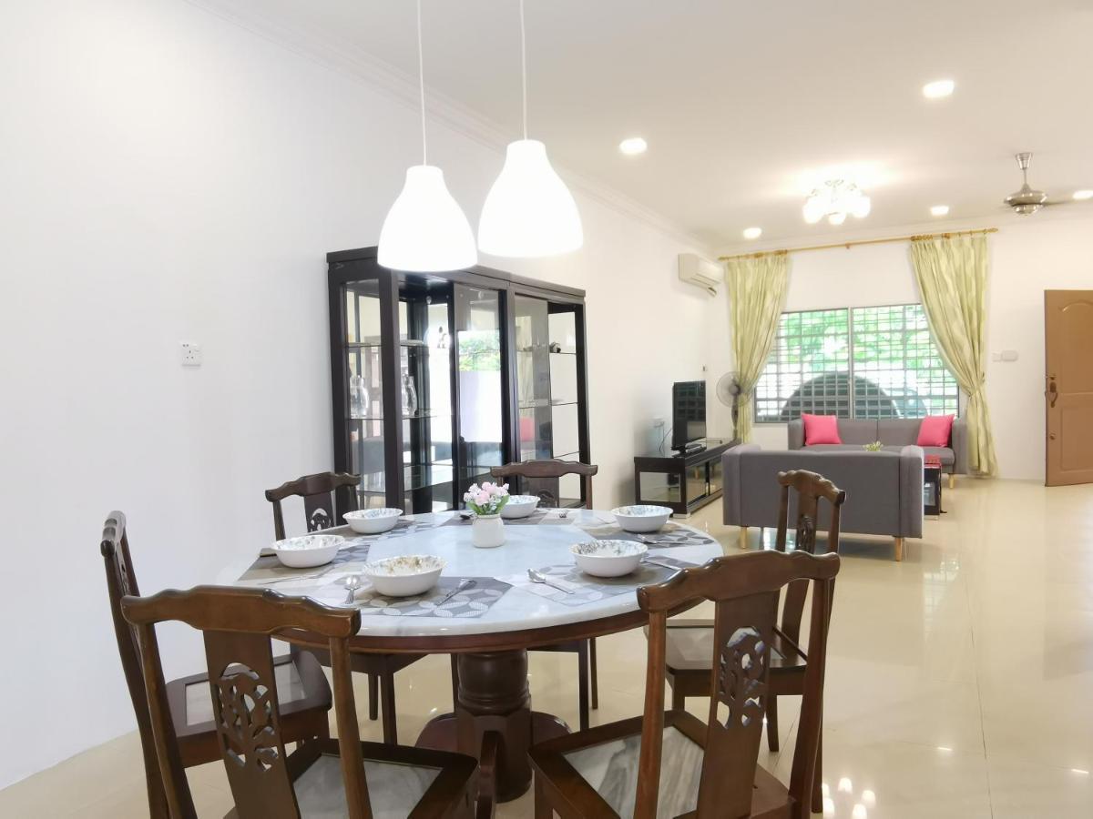 Nansang One Homestay 8Pax 4Rooms Sibu Esterno foto