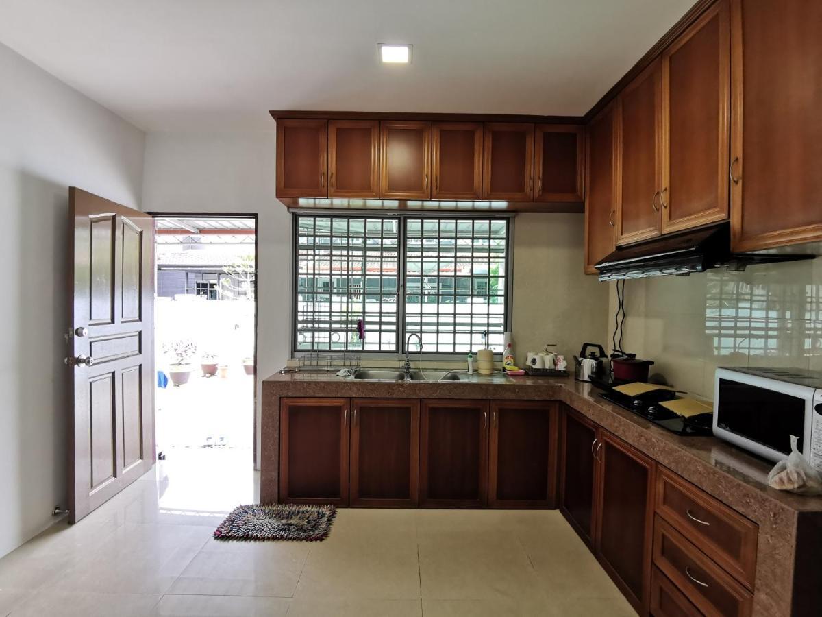 Nansang One Homestay 8Pax 4Rooms Sibu Esterno foto