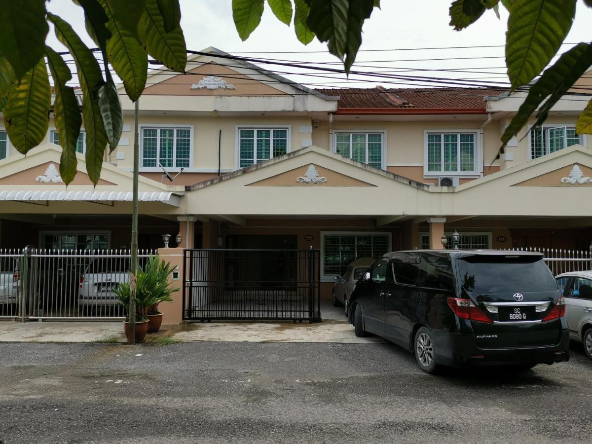 Nansang One Homestay 8Pax 4Rooms Sibu Esterno foto